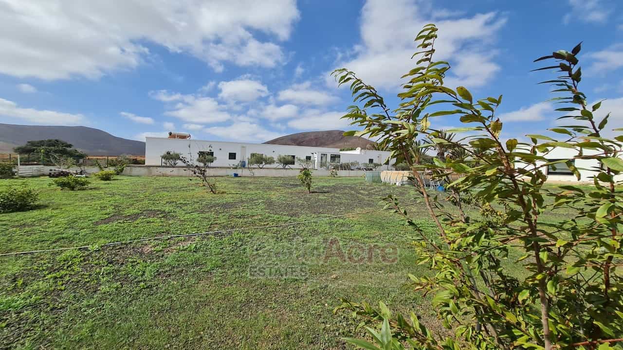 House in Puerto del Rosario, Canary Islands 11395413