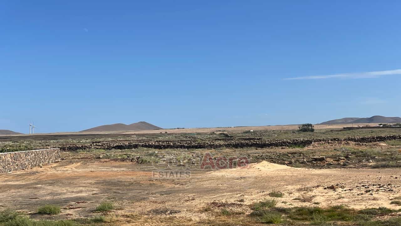 Land in La Oliva, Canary Islands 11395416