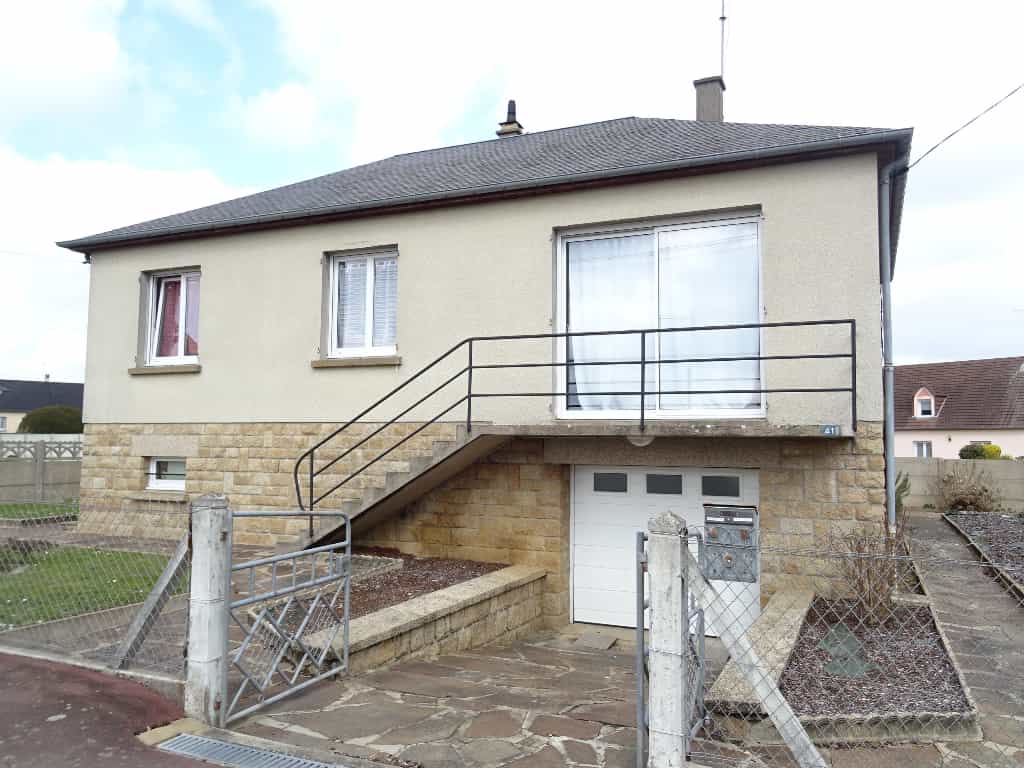 rumah dalam Saint-Hilaire-du-Harcouet, Normandie 11395580