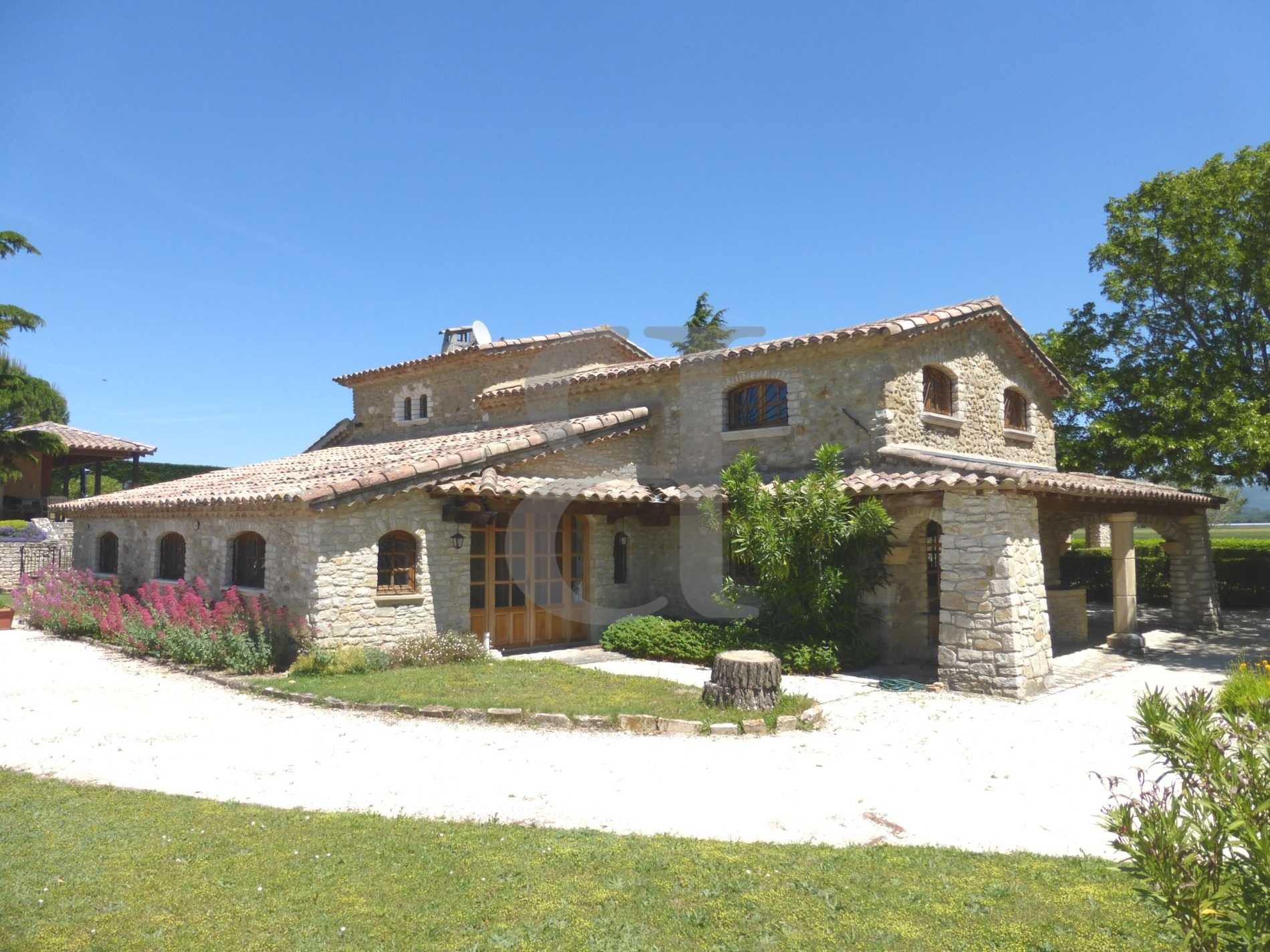 Dom w La Begude-de-Mazenc, Owernia-Rodan-Alpy 11395772