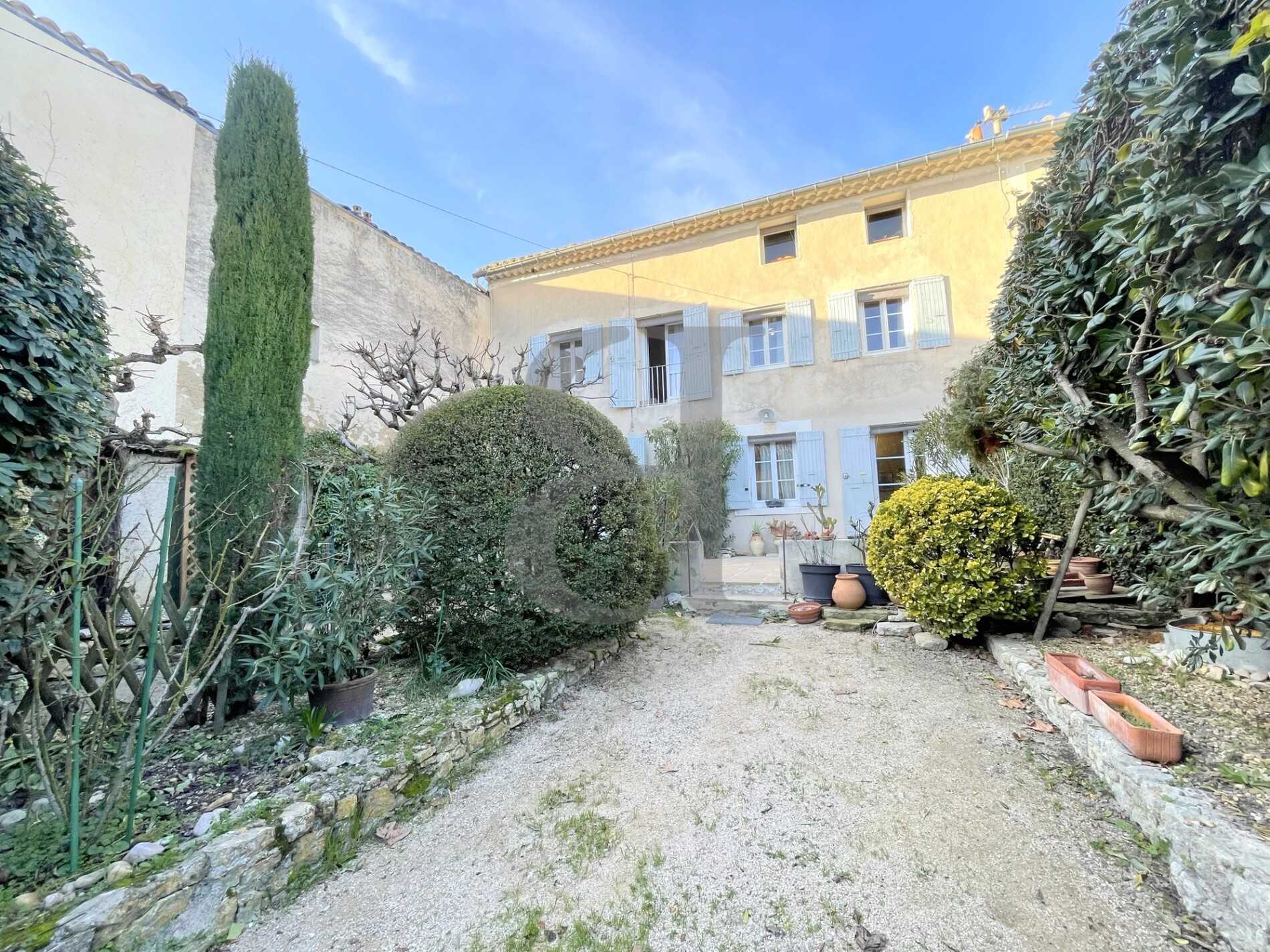casa no L'Isle-sur-la-Sorgue, Provença-Alpes-Costa Azul 11395783