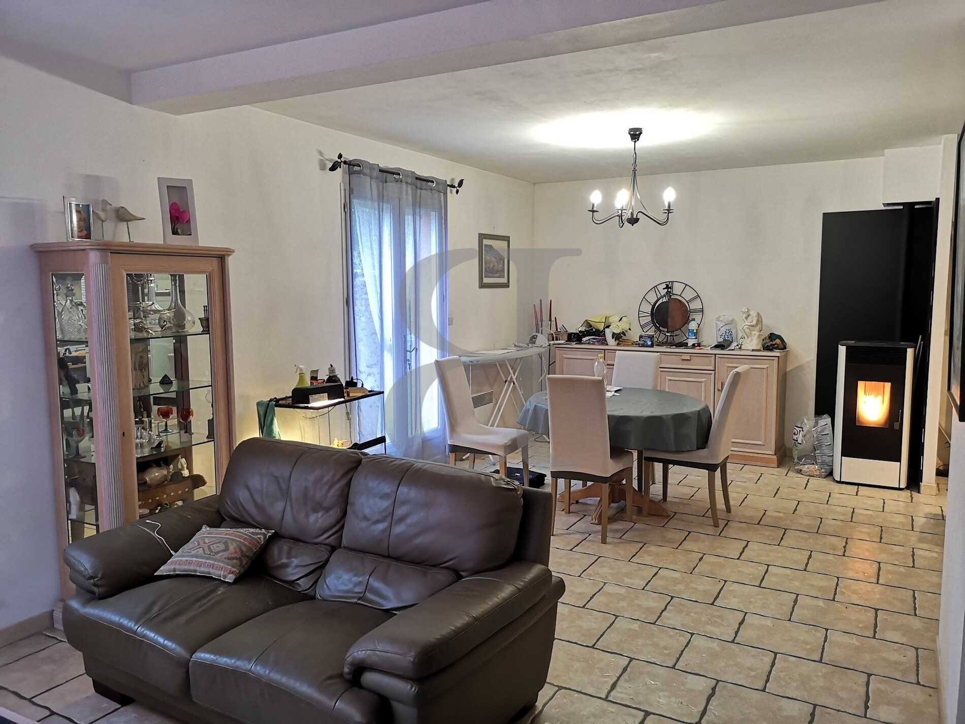 Rumah di Malemort-du-Comtat, Provence-Alpes-Cote d'Azur 11395800