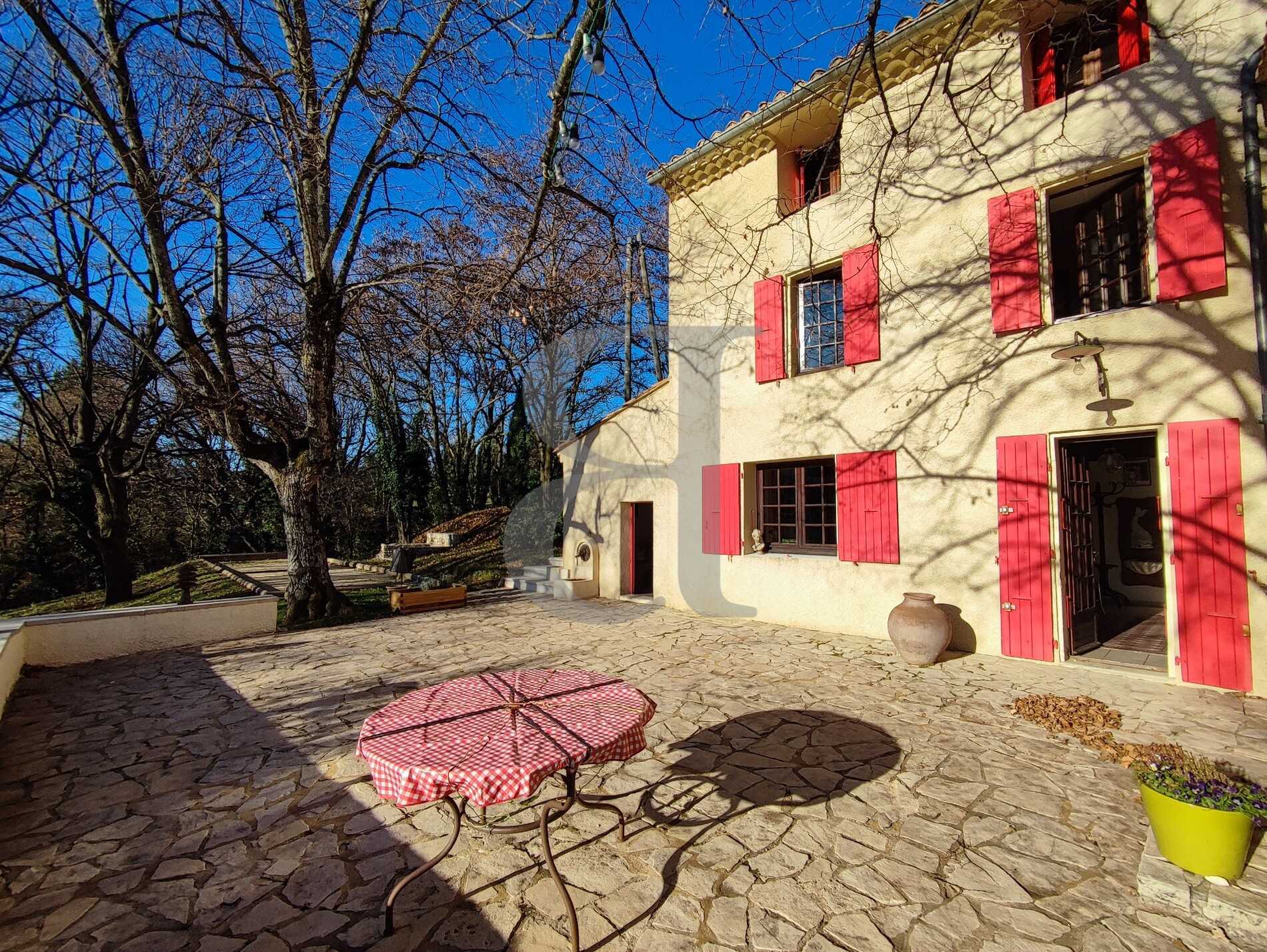 Будинок в Dieulefit, Auvergne-Rhone-Alpes 11395820