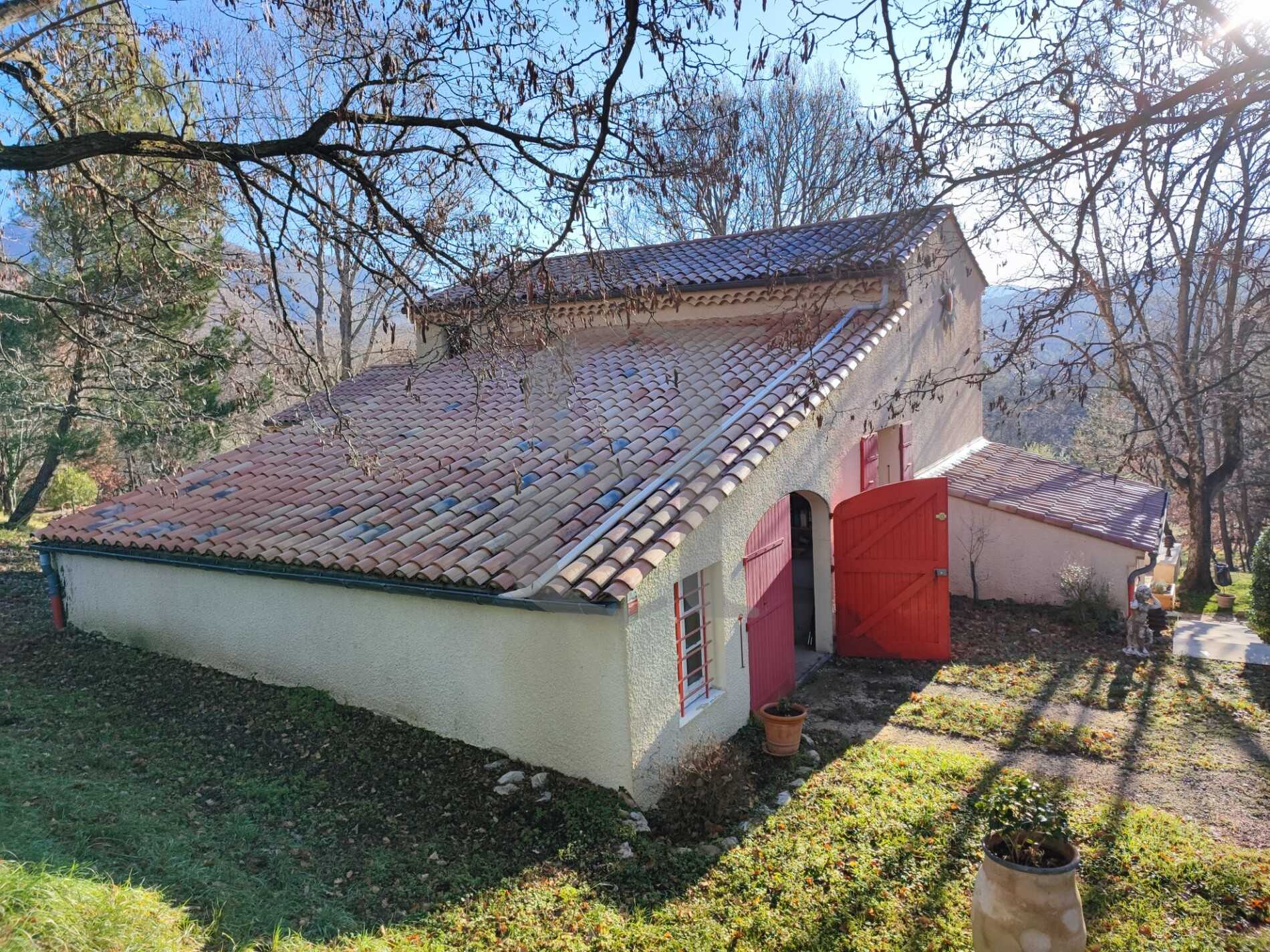 بيت في Dieulefit, Auvergne-Rhône-Alpes 11395820
