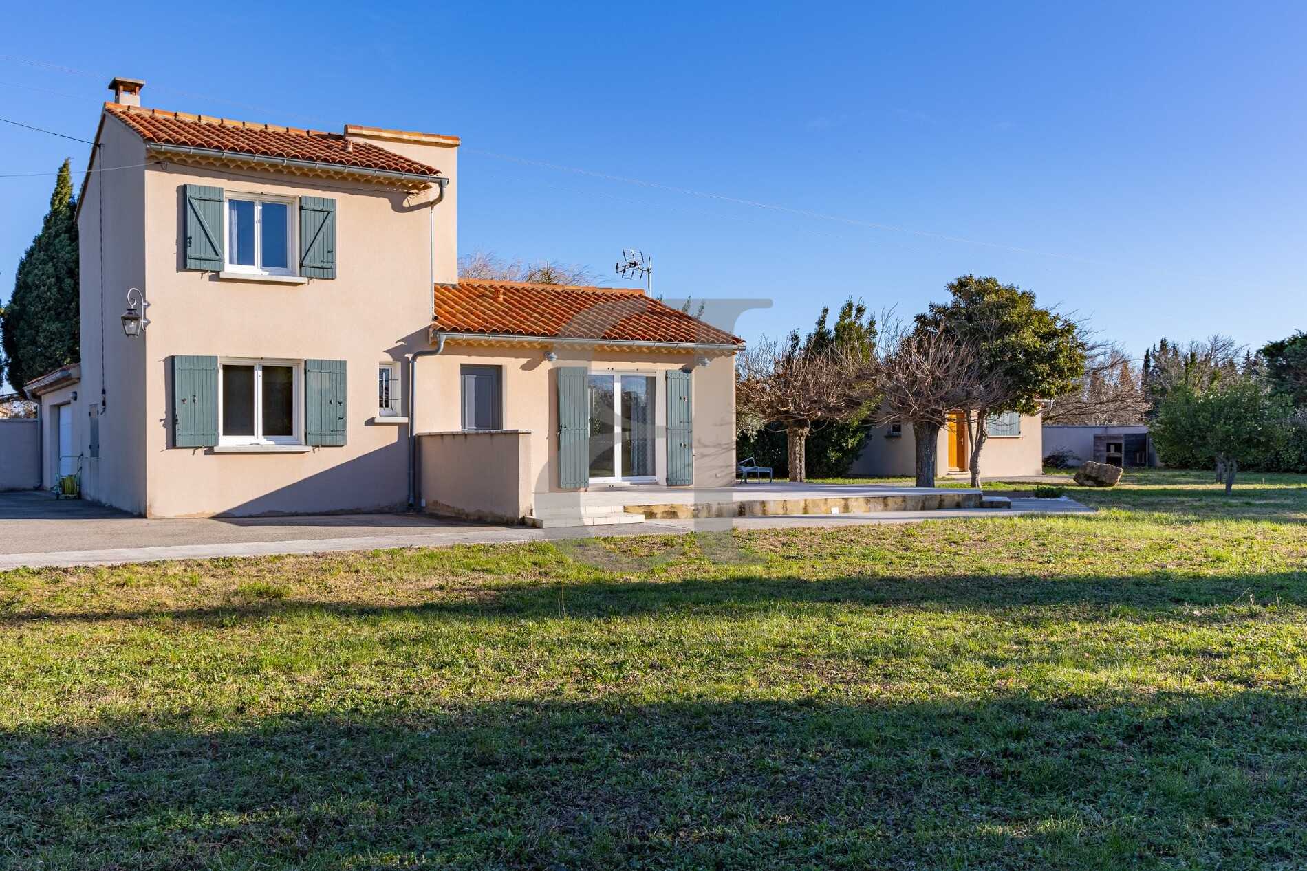 House in Jonquieres, Provence-Alpes-Cote d'Azur 11395870