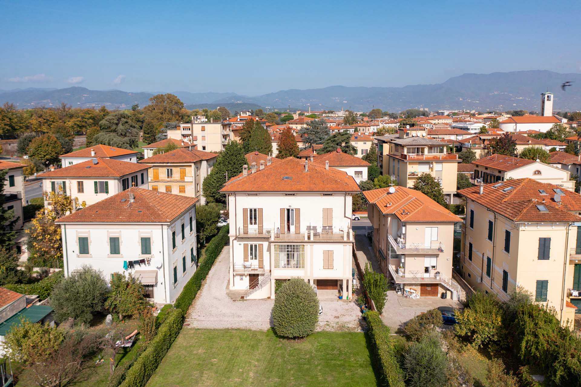 House in Lucca, Tuscany 11395895