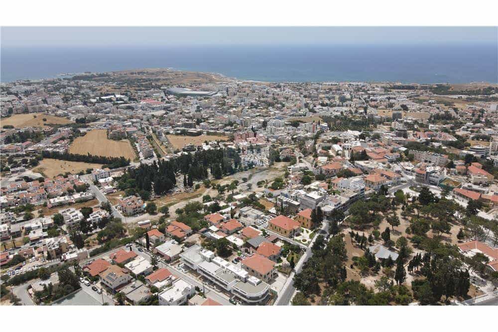 भूमि में Paphos, Pafos 11396003