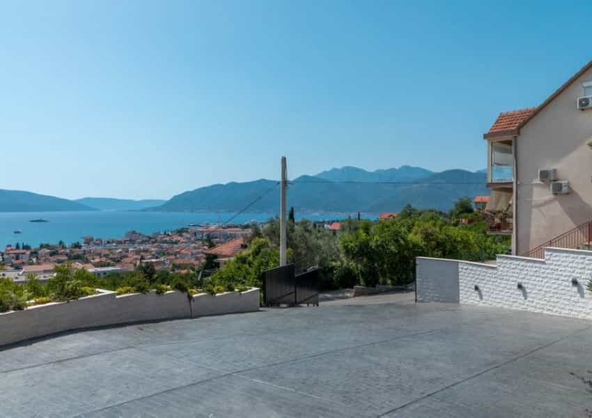 Huis in Tivat, Tivat Municipality 11396121