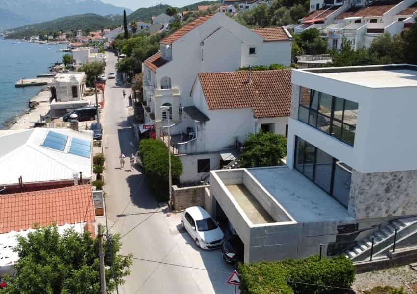 房子 在 Tivat, Tivat Municipality 11396145