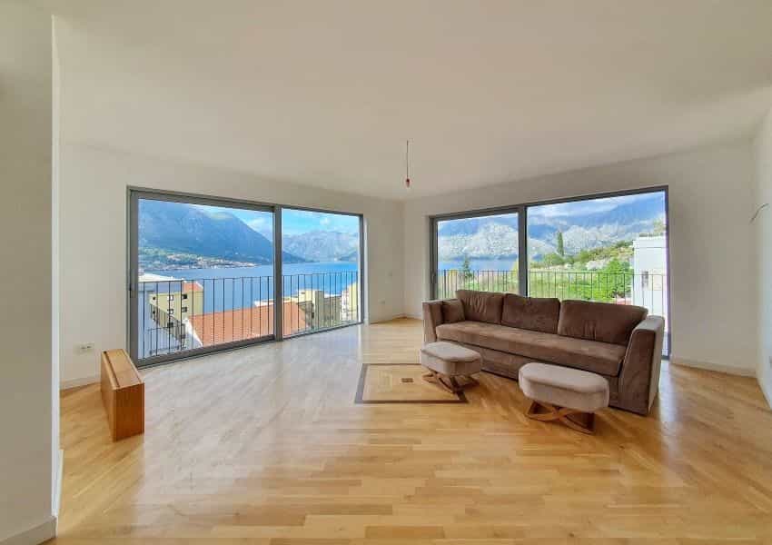 Condominium in Kotor, Kotor 11396165