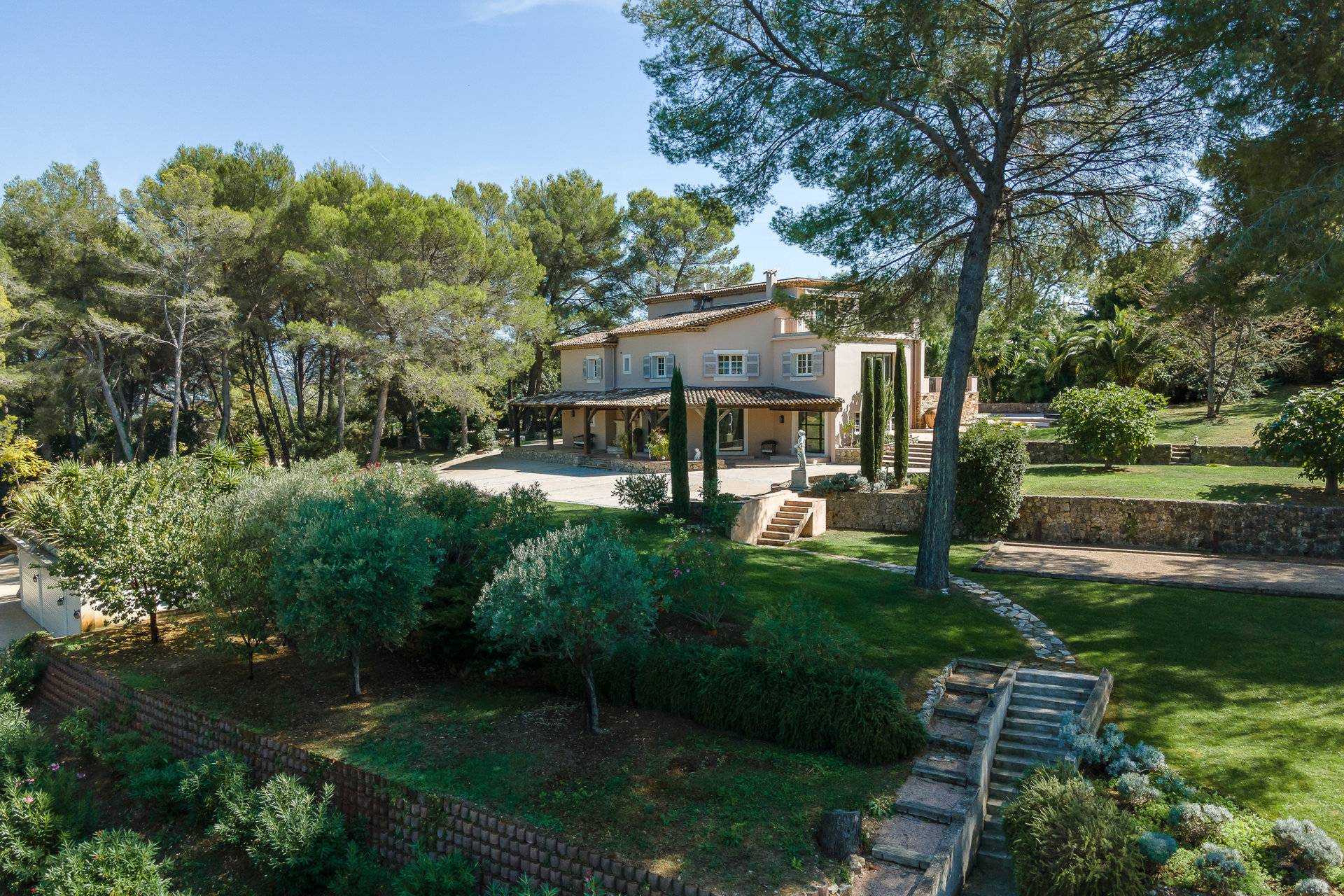 Huis in Mougins, Provence-Alpes-Côte d'Azur 11396203