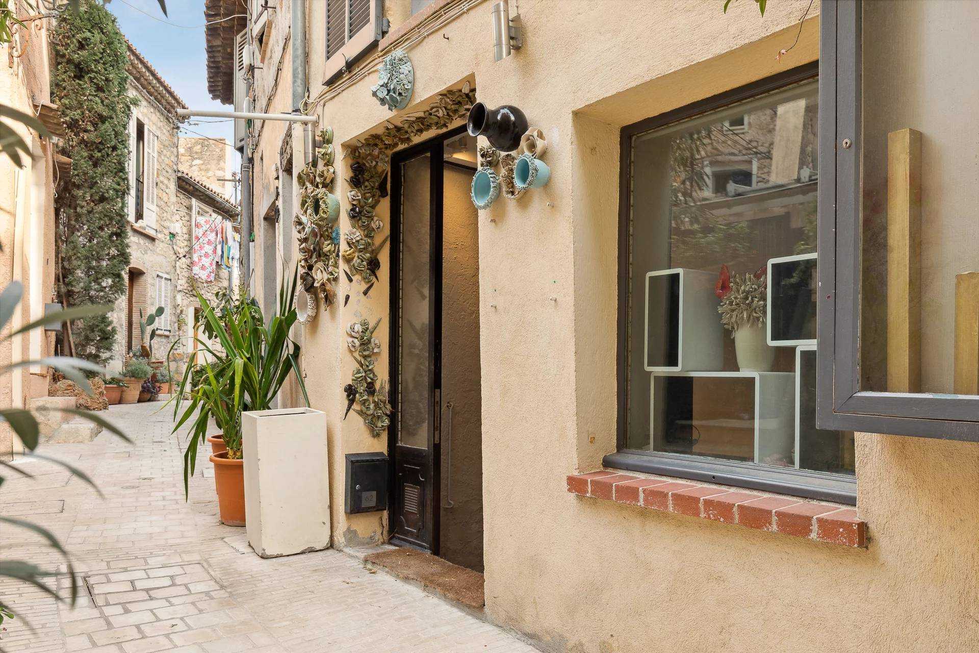 Other in Mougins, Provence-Alpes-Cote d'Azur 11396208