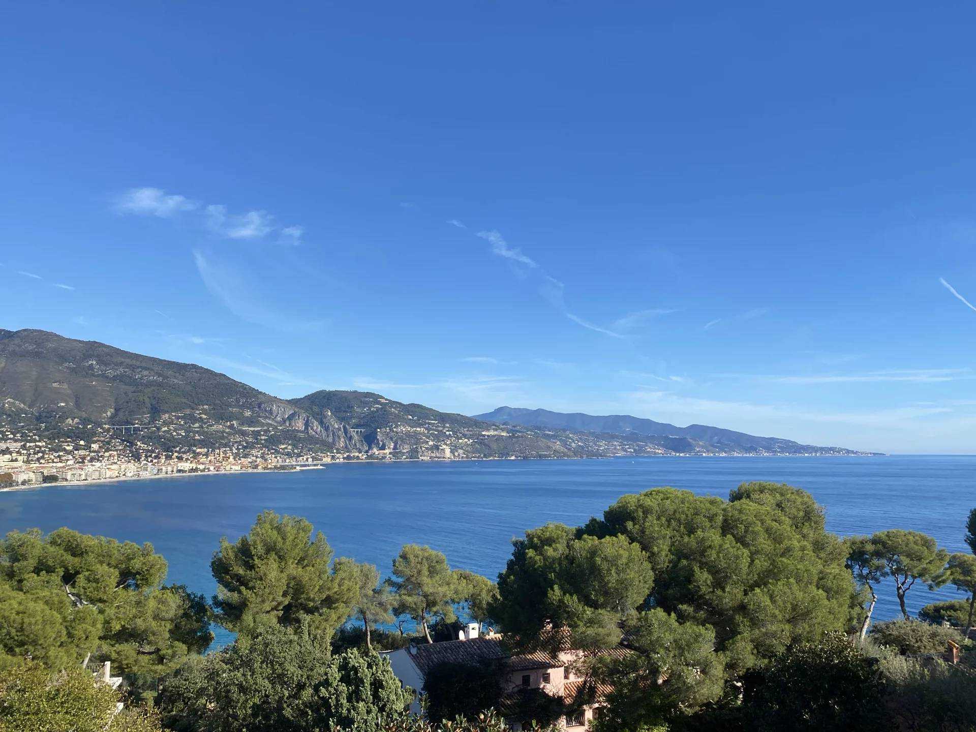 Osakehuoneisto sisään Roquebrune-Cap-Martin, Provence-Alpes-Côte d'Azur 11396273