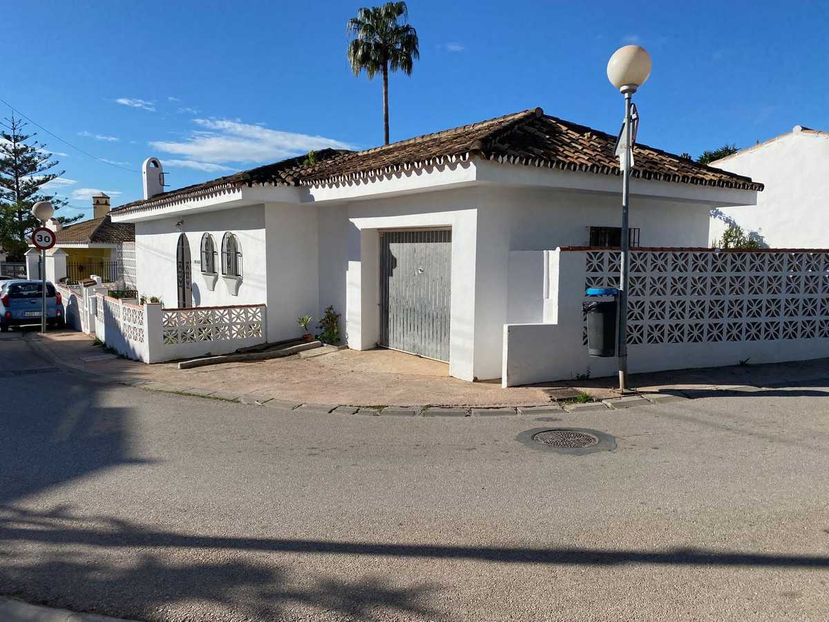House in Santa Fe de los Boliches, Andalusia 11396982