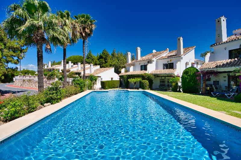 Будинок в Фуенхірола, Андалусія 11397449