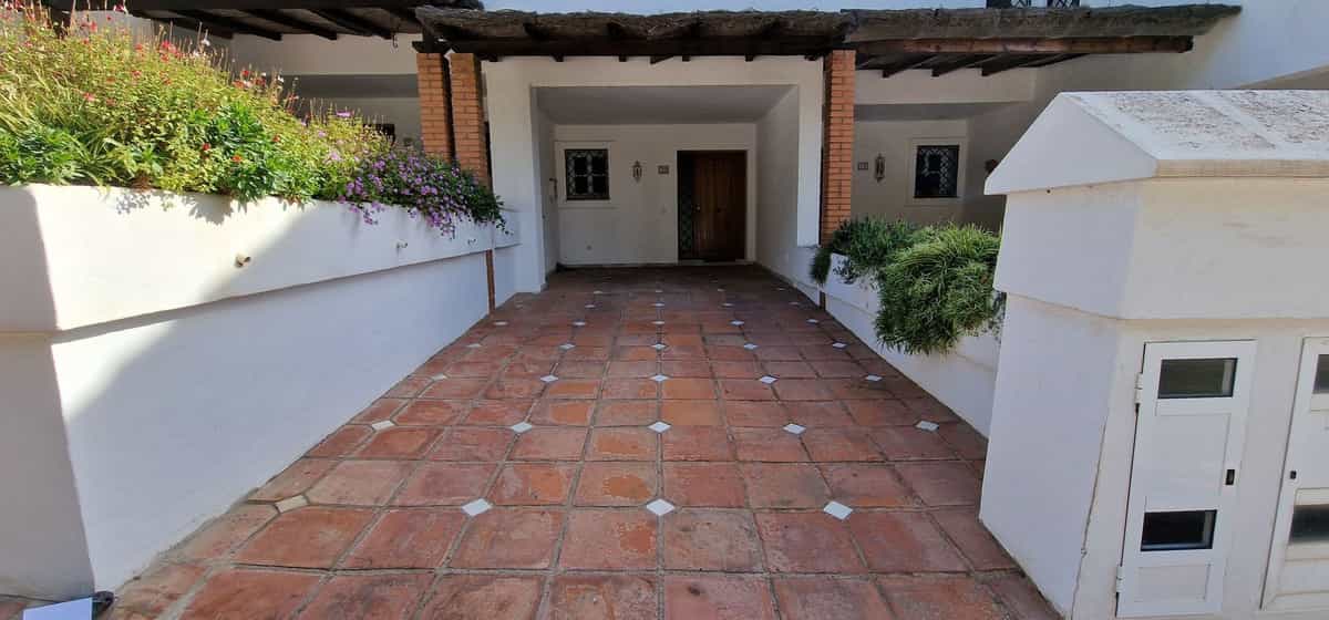 House in San Pedro de Alcantara, Andalusia 11397997