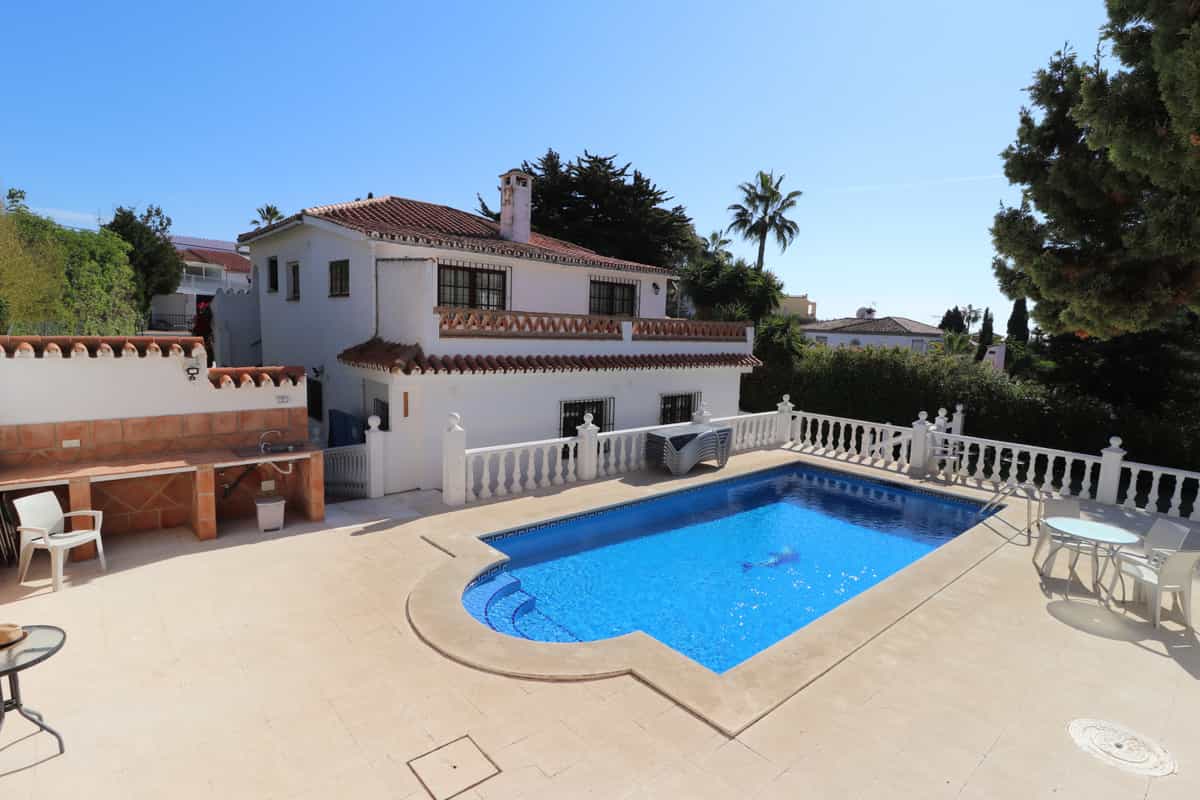 House in Fuengirola, Andalusia 11398057