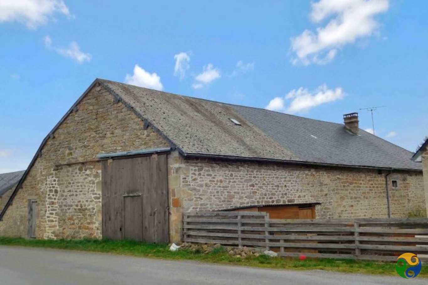 casa no Peyrelevade, Nouvelle-Aquitaine 11398783