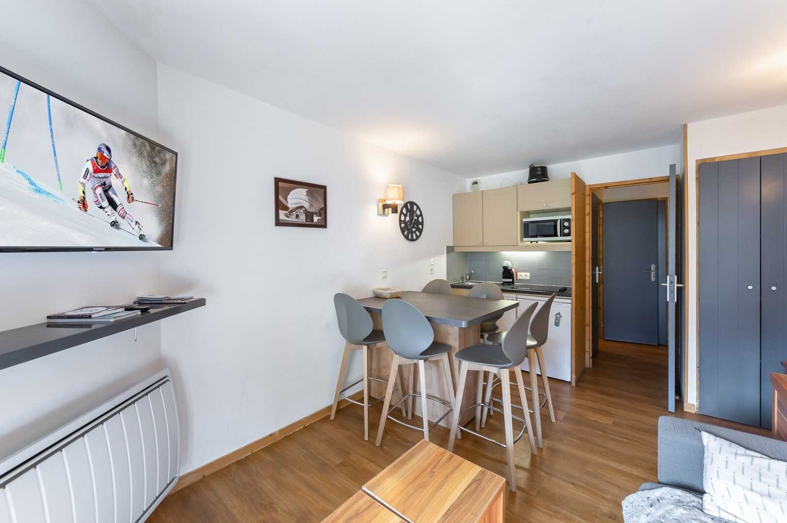 Condominium in Orelle, Auvergne-Rhone-Alpes 11399449
