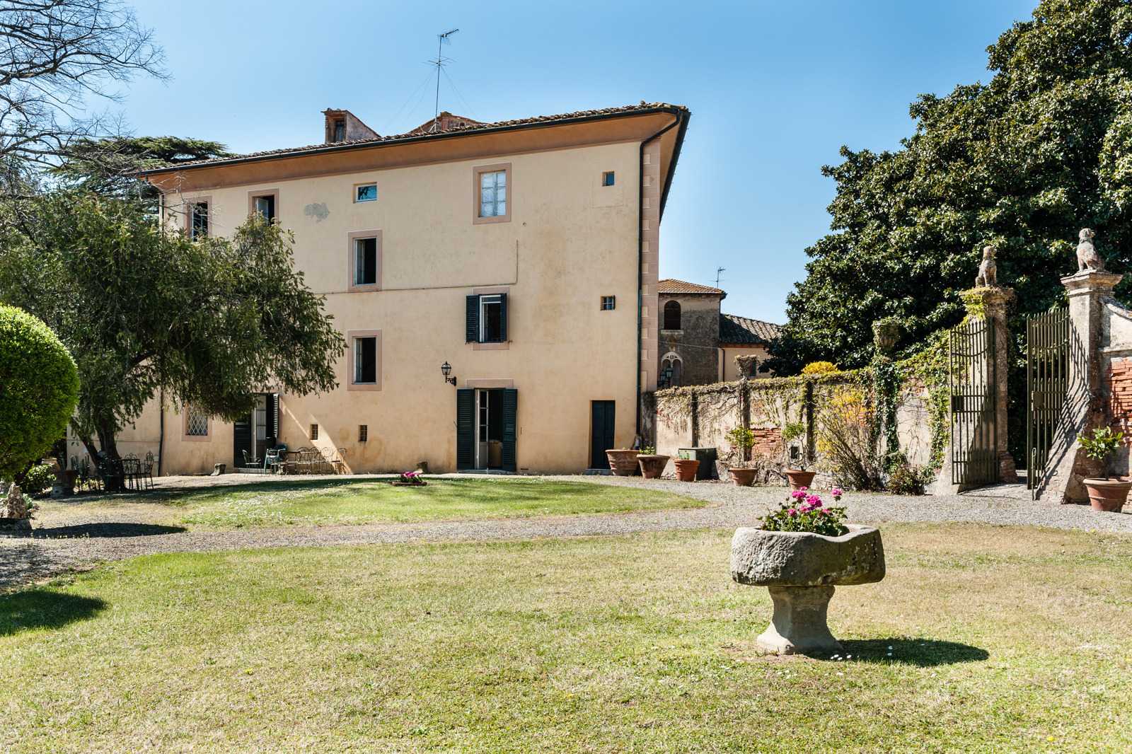 rumah dalam Capannoli, Tuscany 11400718