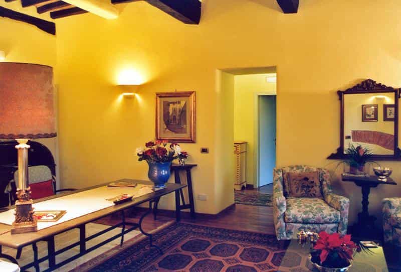 Condominium in Montalcino, Tuscany 11400825