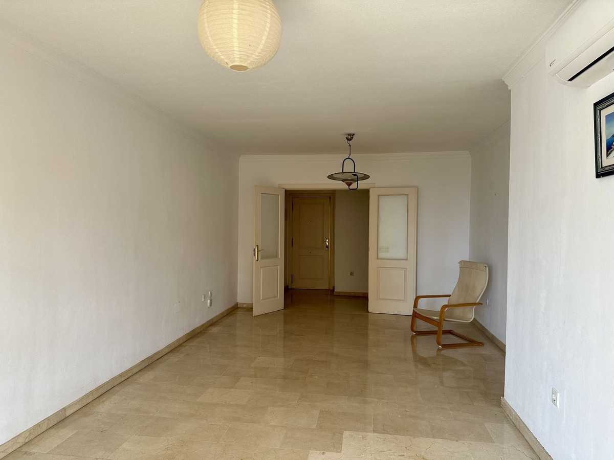 Condominium in Fuengirola, Andalucía 11401212