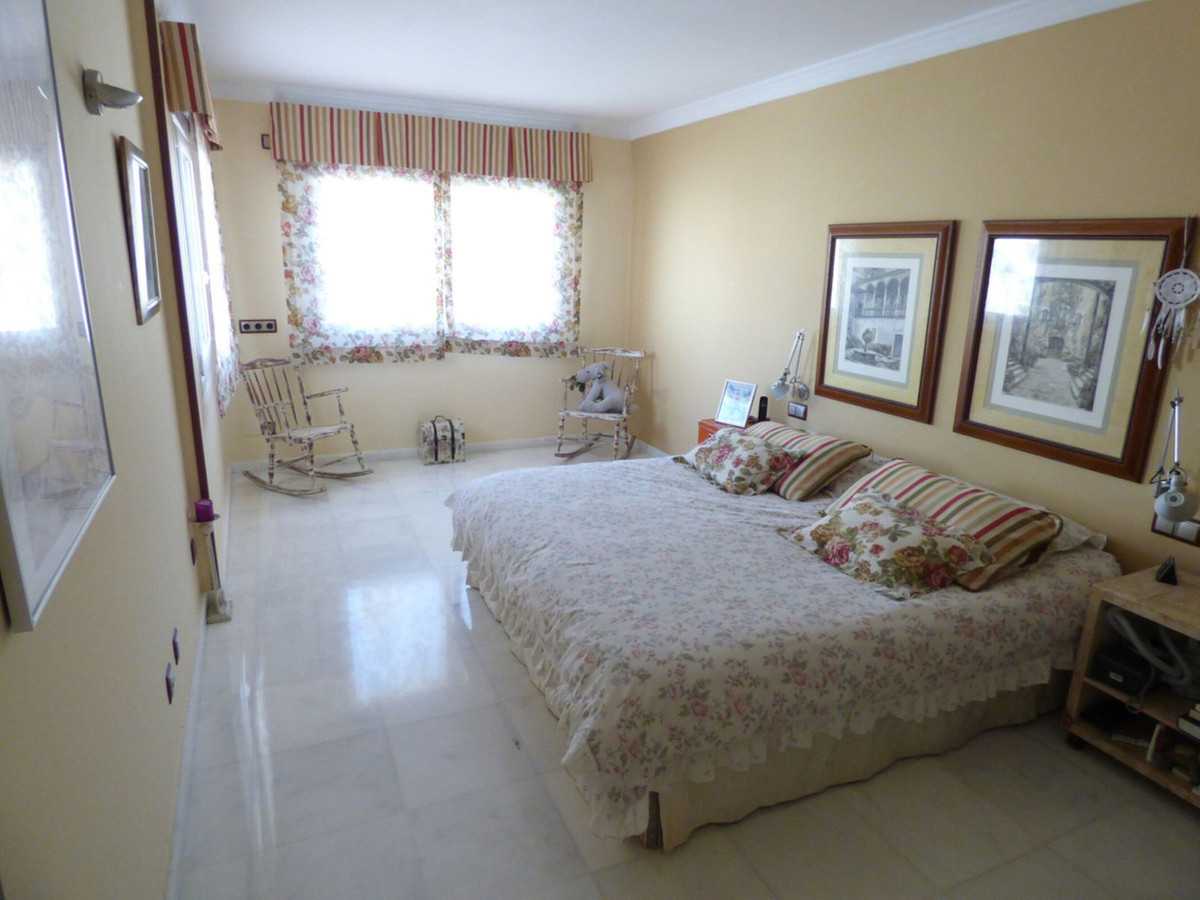 House in Fuengirola, Andalusia 11401345