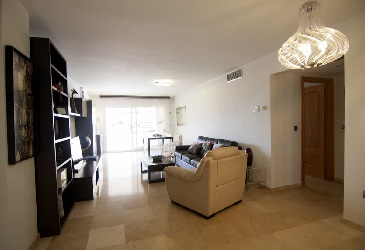 Квартира в Бенахавіс, Андалусія 11401376