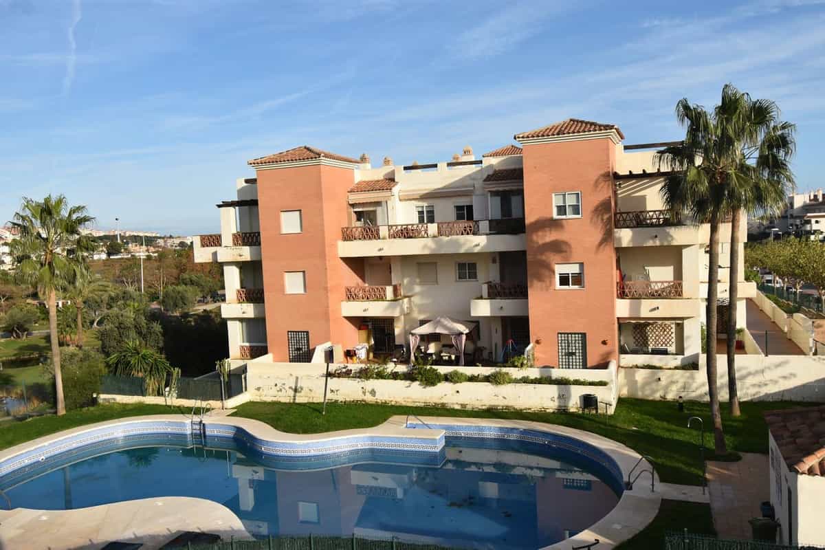 Condominium in Arroyo de la Miel, Andalusia 11401427