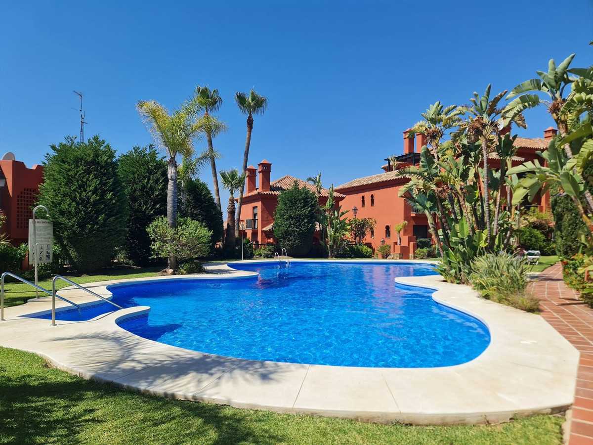 Condominium in Fuengirola, Andalusia 11401743