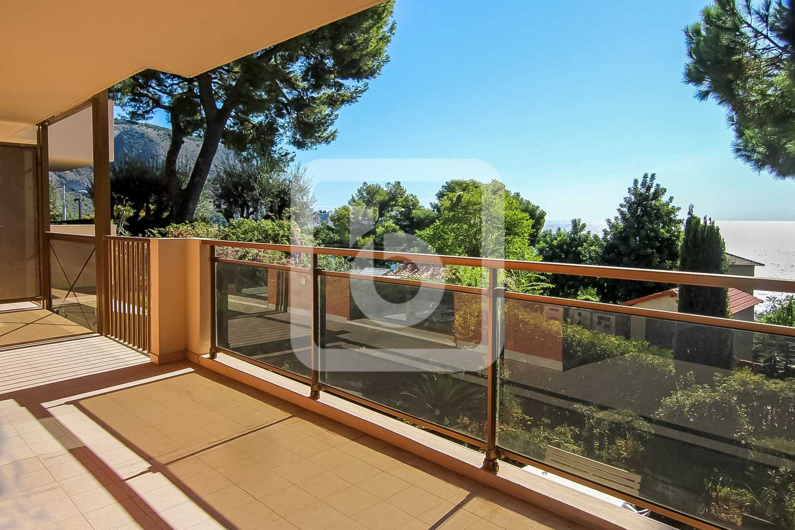 Condominium in Eze, Provence-Alpes-Cote d'Azur 11402060