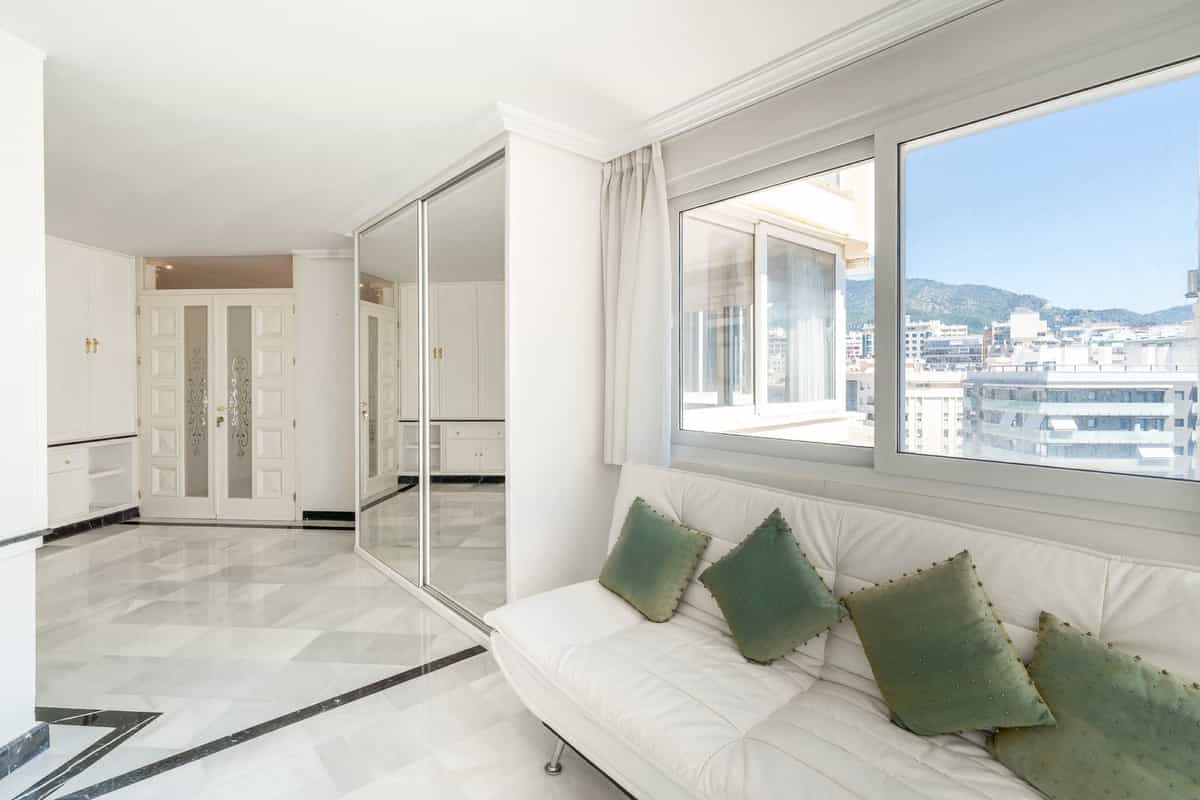 Condominium in Marbella, Andalusia 11402660