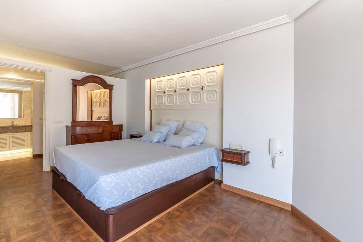 Квартира в Marbella, Andalusia 11402660
