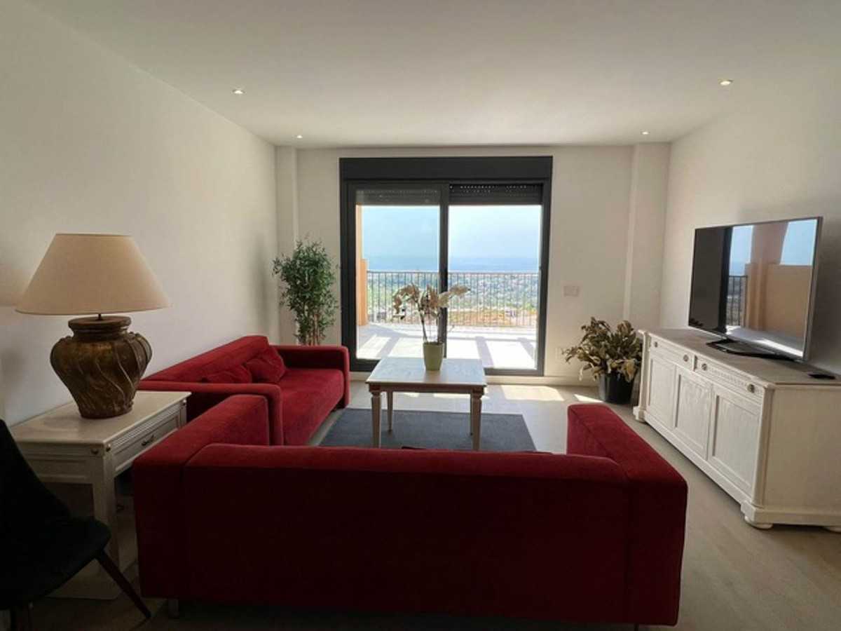 Condominium in Benahavis, Andalusia 11402768