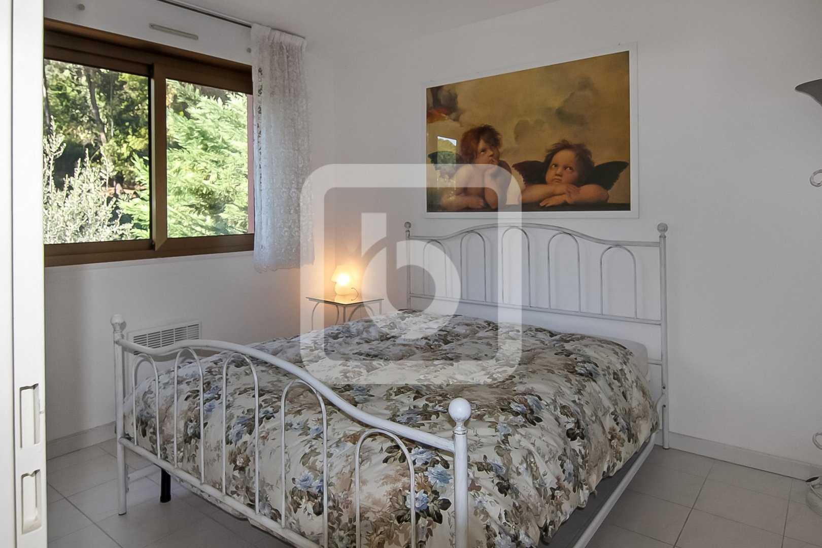 Квартира в Èze, Provence-Alpes-Côte d'Azur 11402876