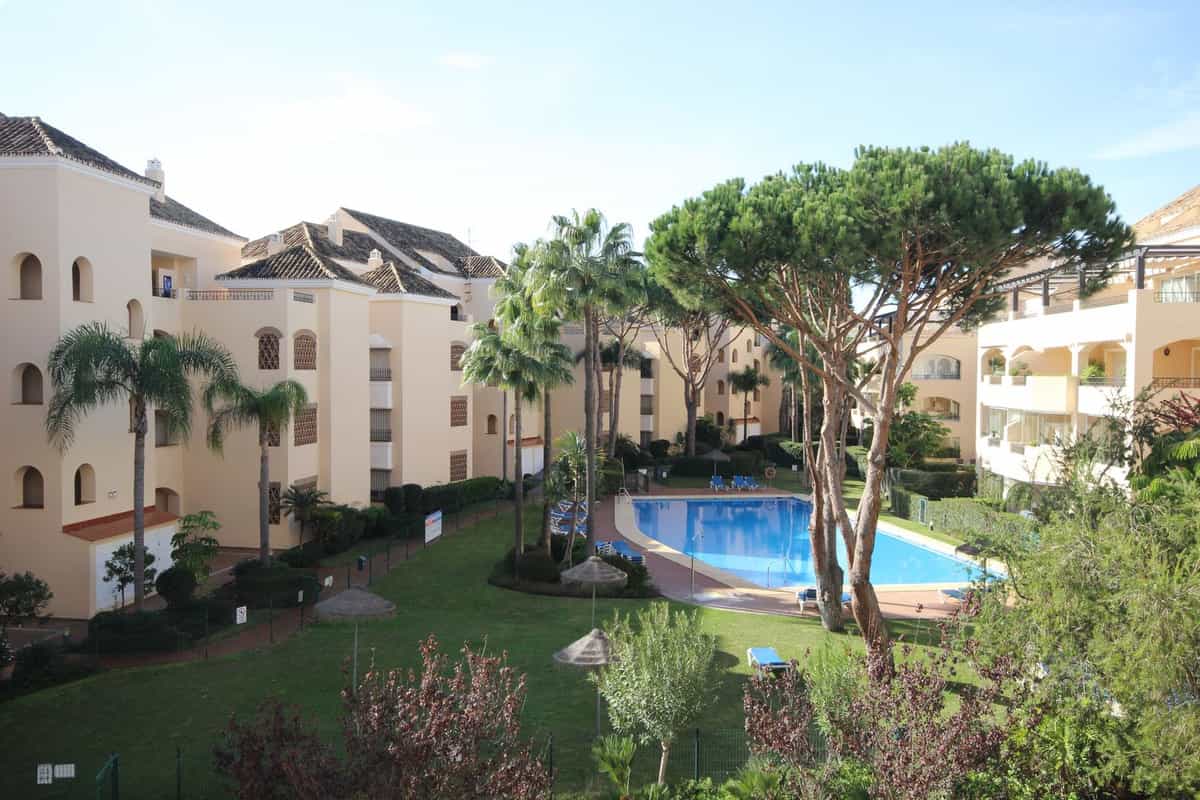Condominium in Ojen, Andalusia 11402951