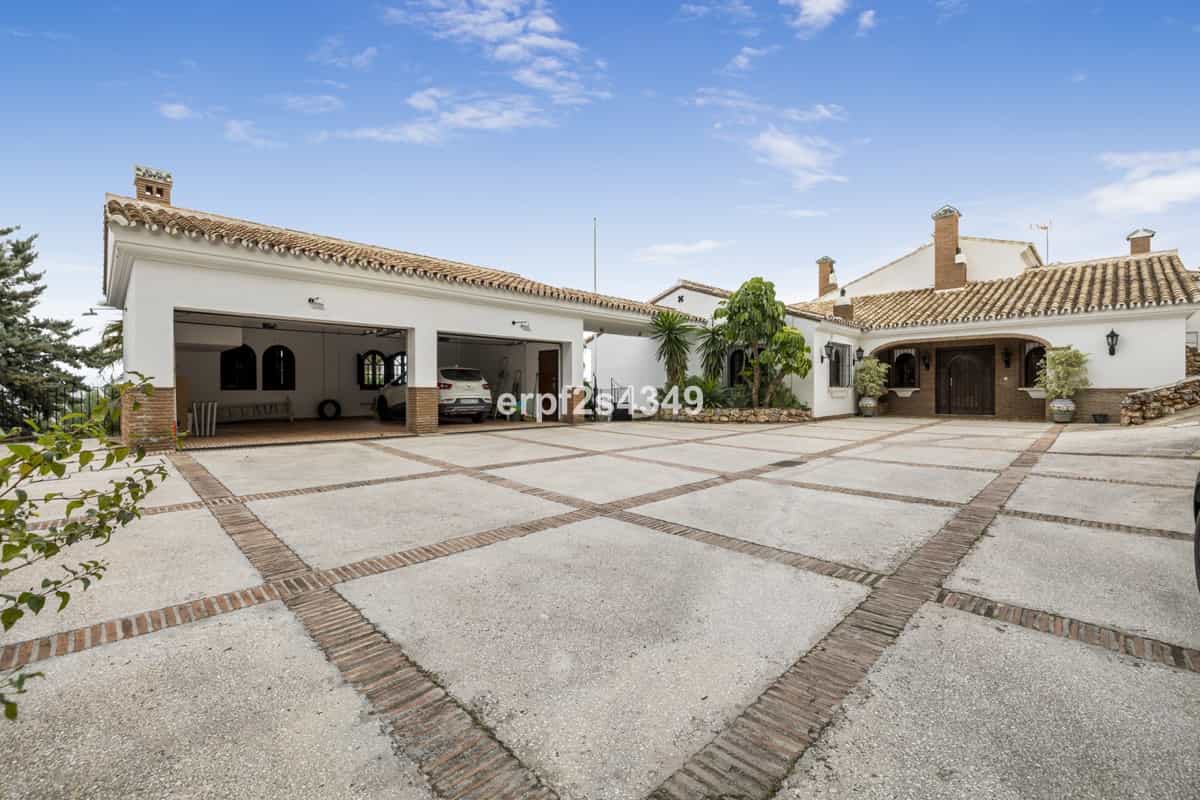 Casa nel Alhaurín el Grande, Andalucía 11403627
