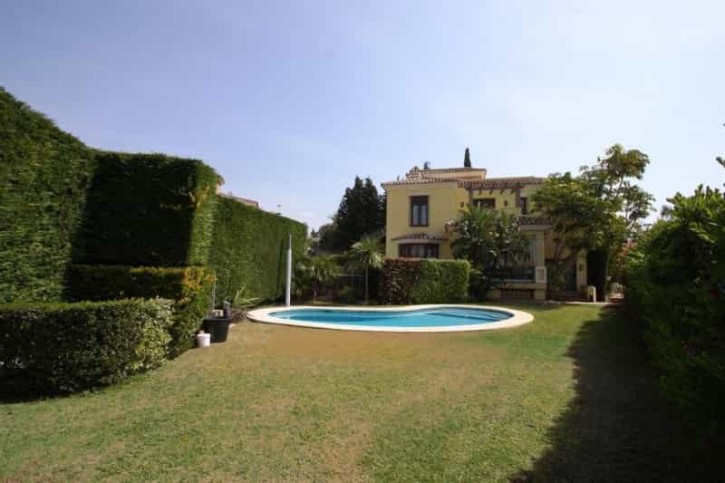 σπίτι σε Marbella, Andalucía 11403736