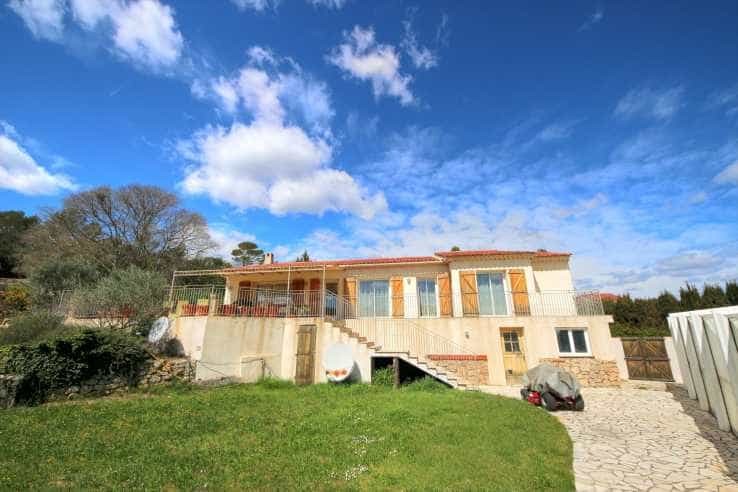 Casa nel Saint-Antonin-du-Var, Provence-Alpes-Côte d'Azur 11404098