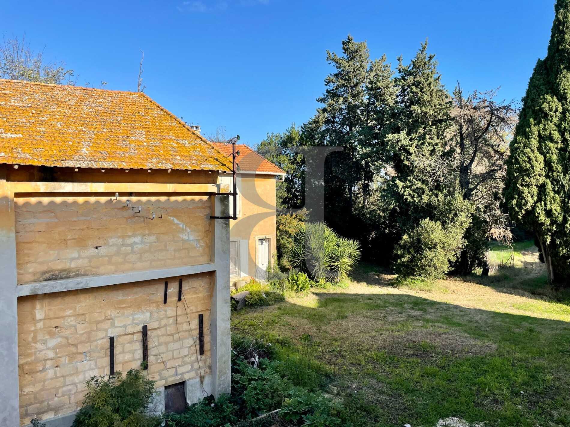 Casa nel Arles, Provence-Alpes-Côte d'Azur 11404136