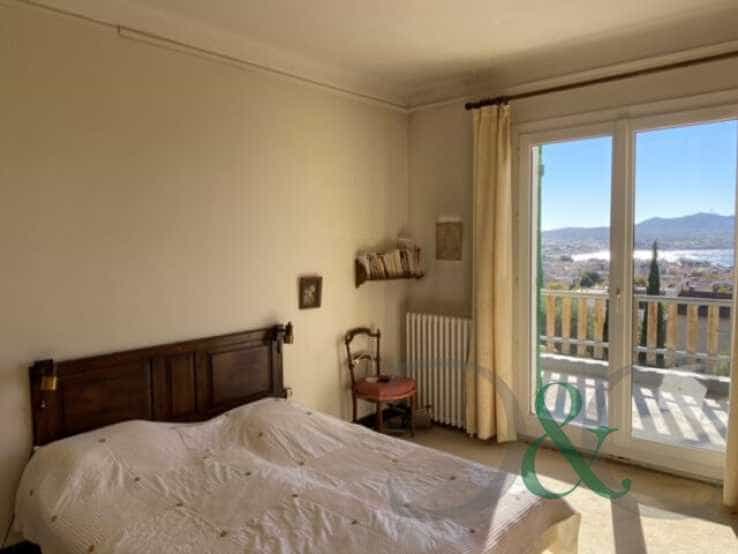 Hus i Sanary-sur-Mer, Provence-Alpes-Côte d'Azur 11404150