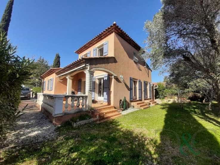 Haus im La Londe-les-Maures, Provence-Alpes-Côte d'Azur 11404165