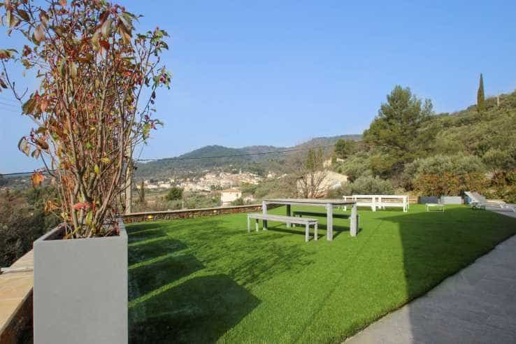 rumah dalam Callas, Provence-Alpes-Cote d'Azur 11404189