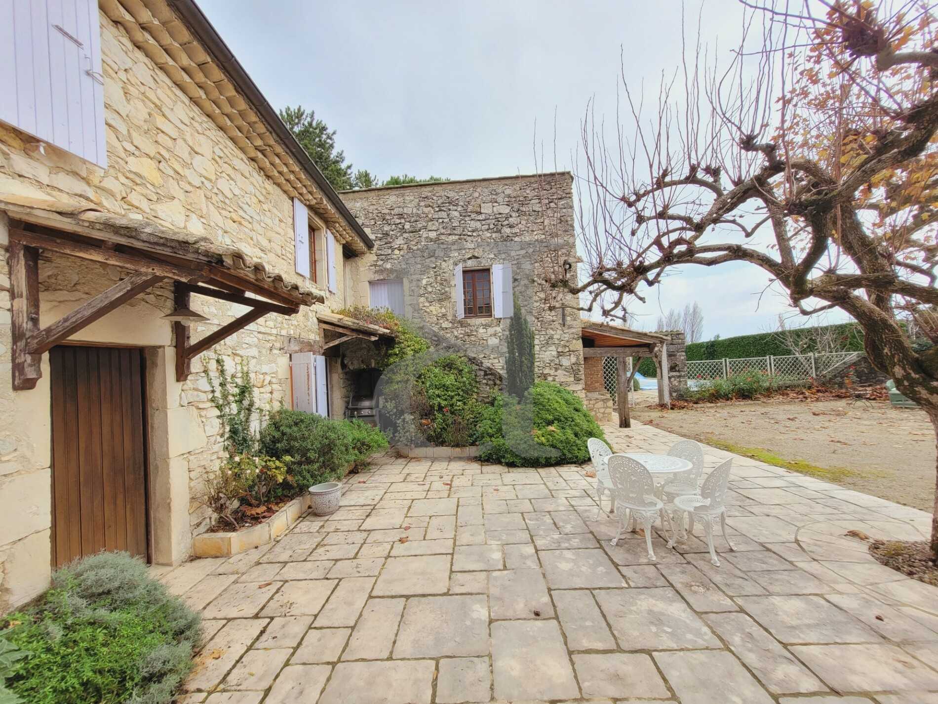 Huis in Marsanne, Auvergne-Rhône-Alpes 11404211