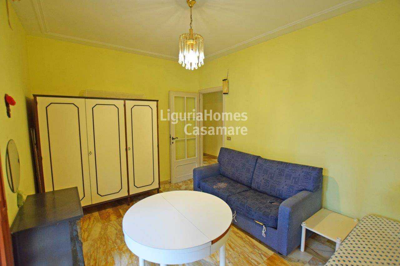 Condominium dans Ospedaletti, Ligurie 11404665