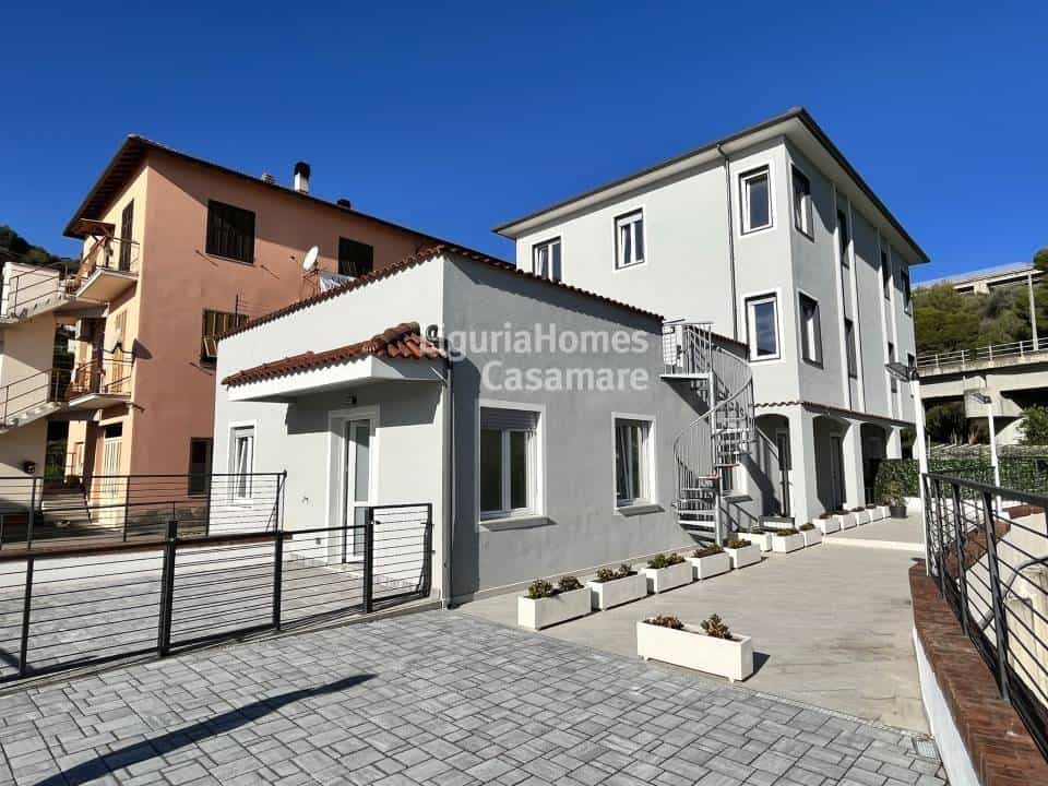 Kondominium di San Lorenzo al Mare, Liguria 11404686