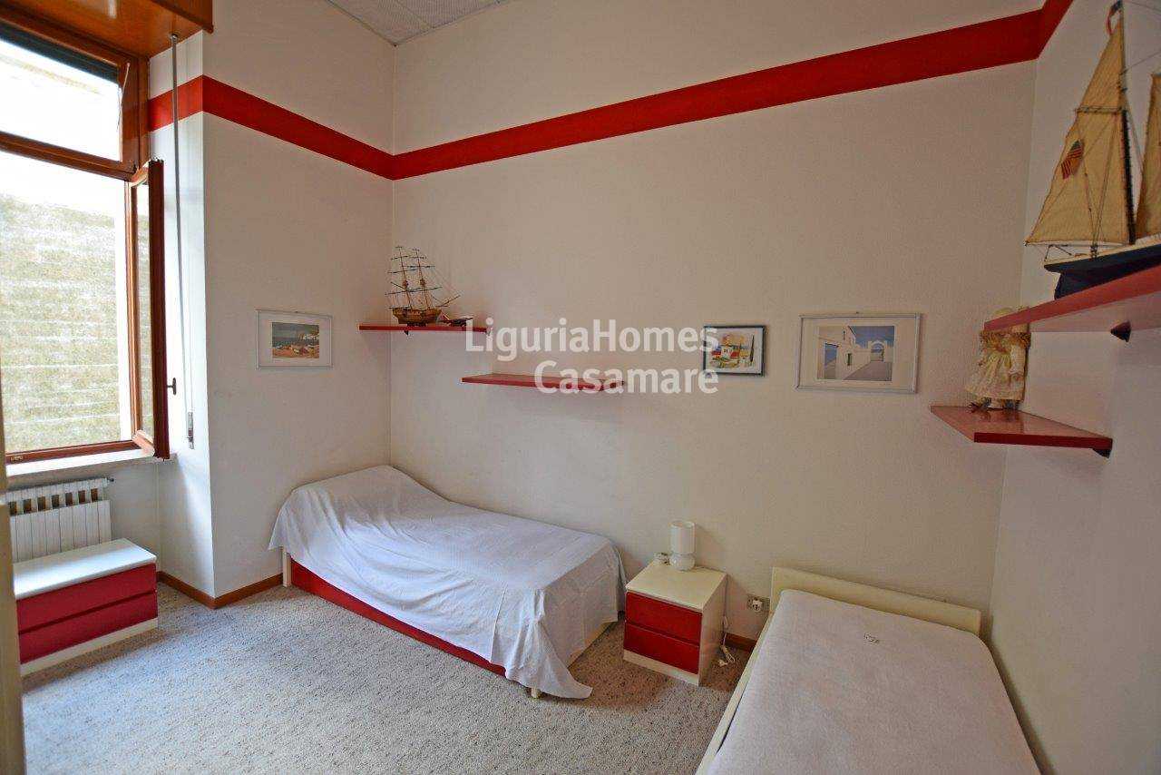 Condominium dans Ospedaletti, Liguria 11404720