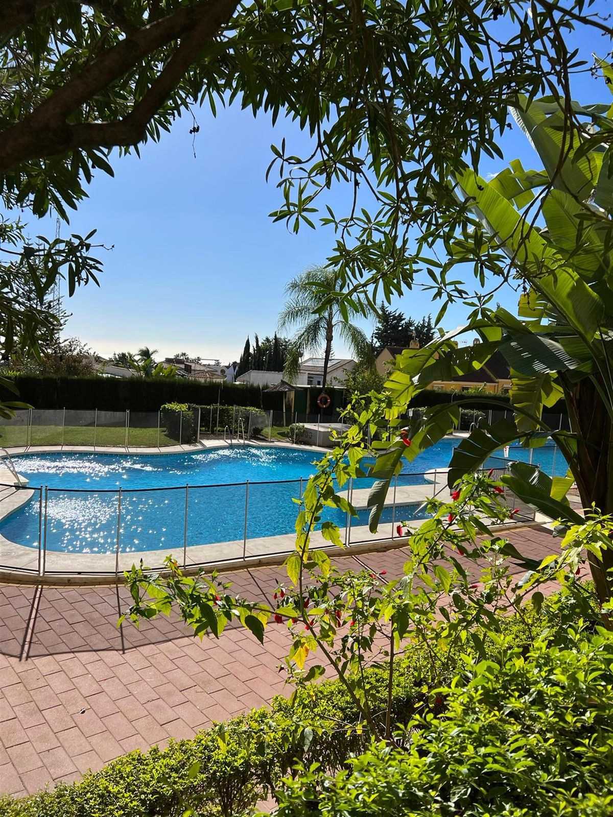 Condominium in Marbella, Andalusia 11404857