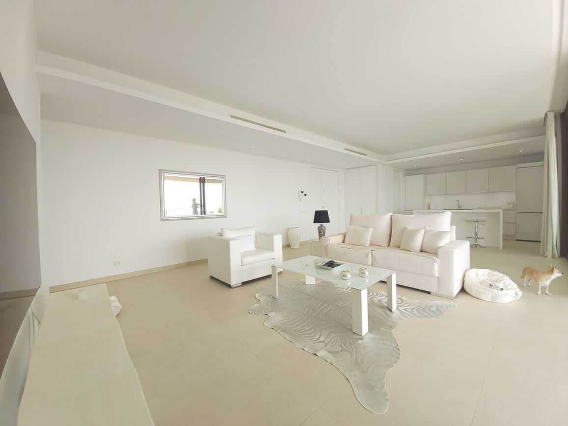 Condominium in , Andalucía 11405216