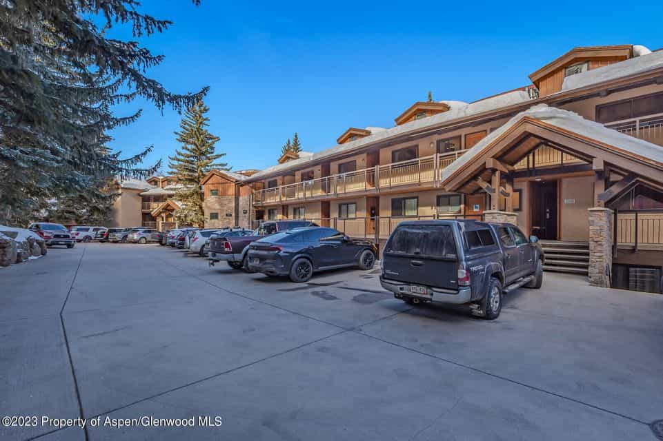 Condominium in Aspen, Colorado 11405456